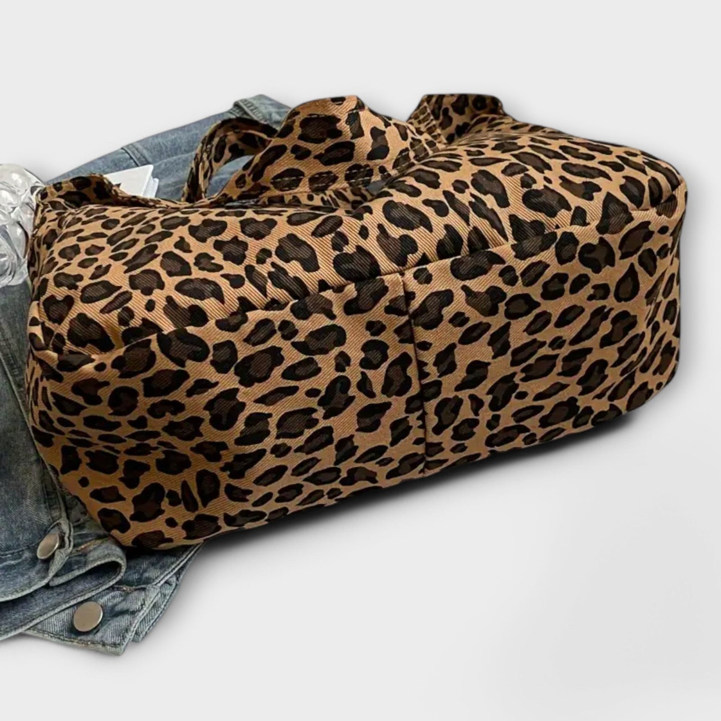 Nora. - Stylische Leopard-Print-Tasche