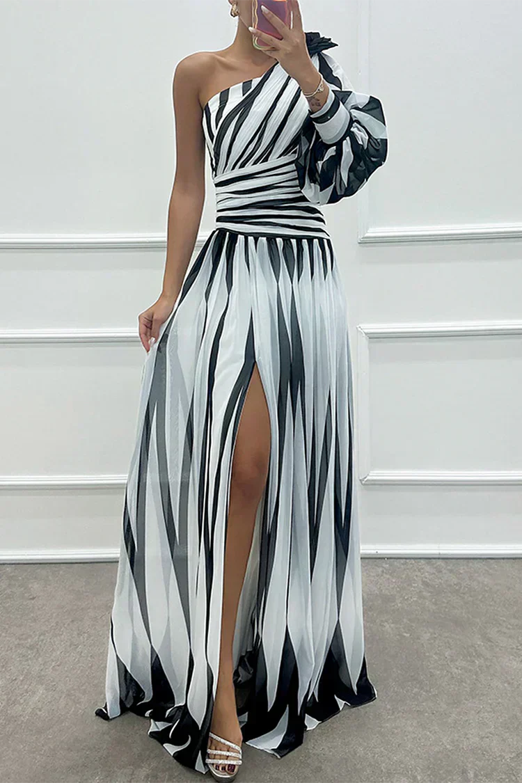 Shiloh - Elegantes langes gestreiftes Kleid mit einem Träger