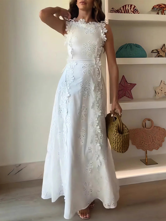 Éliora – Langes Kleid mit gebundenen Trägern und floralen Spitzenmuster
