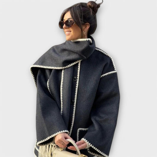 Chanel - Stilvoller Schal-Mantel