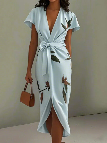 Midi-Kleid aus Satin mit kurzen Ärmeln und weißem Blättermotiv