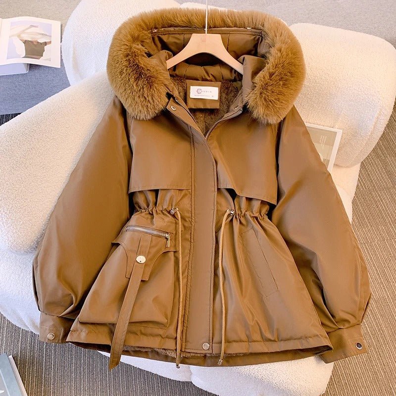 Amity™ | Elegante Winterjacke aus Daunen mit Pelz